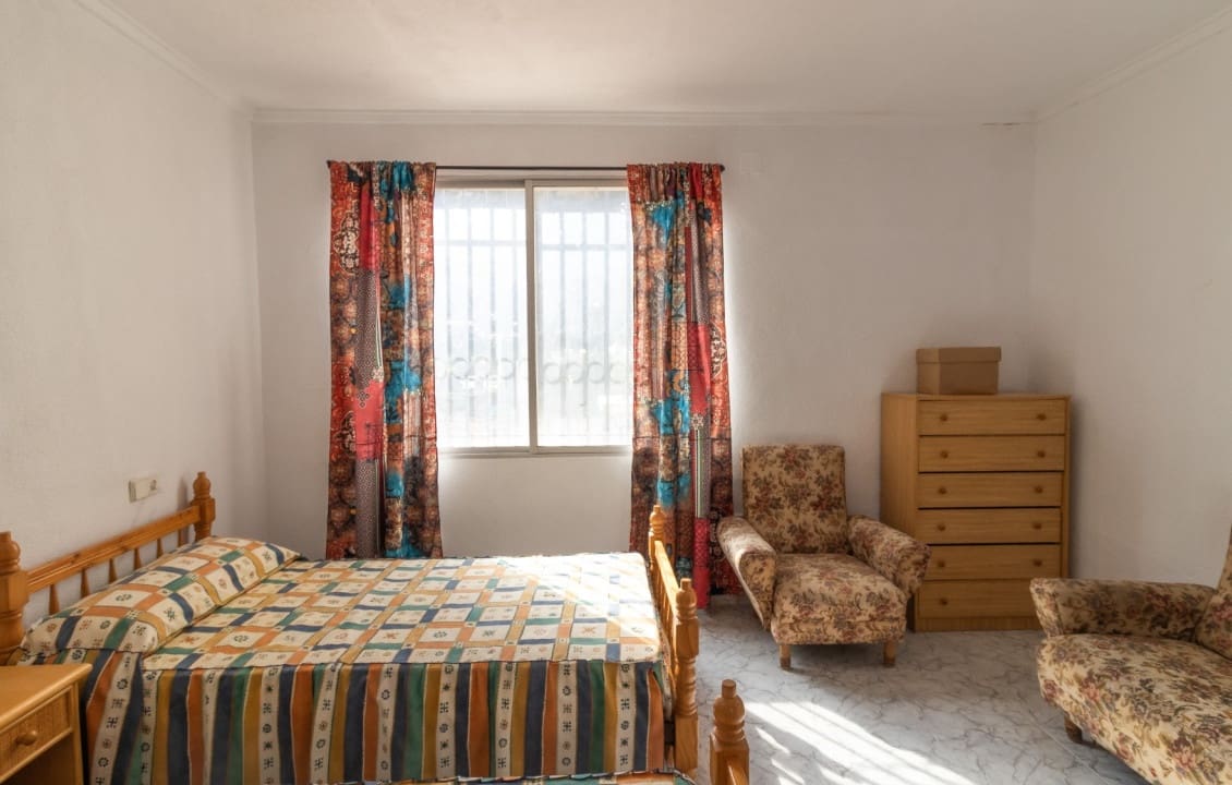 9 quarto Moradia para venda em Elche / Elx com piscina - 360 000 € (Ref: 9687245)