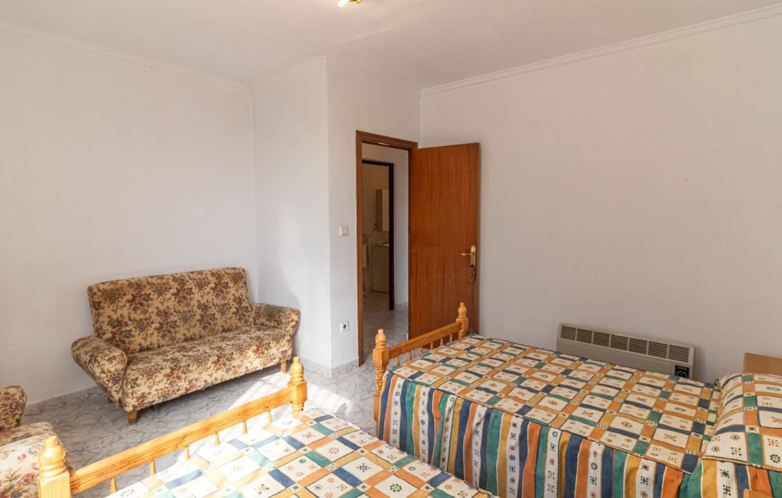 9 quarto Moradia para venda em Elche / Elx com piscina - 360 000 € (Ref: 9687245)