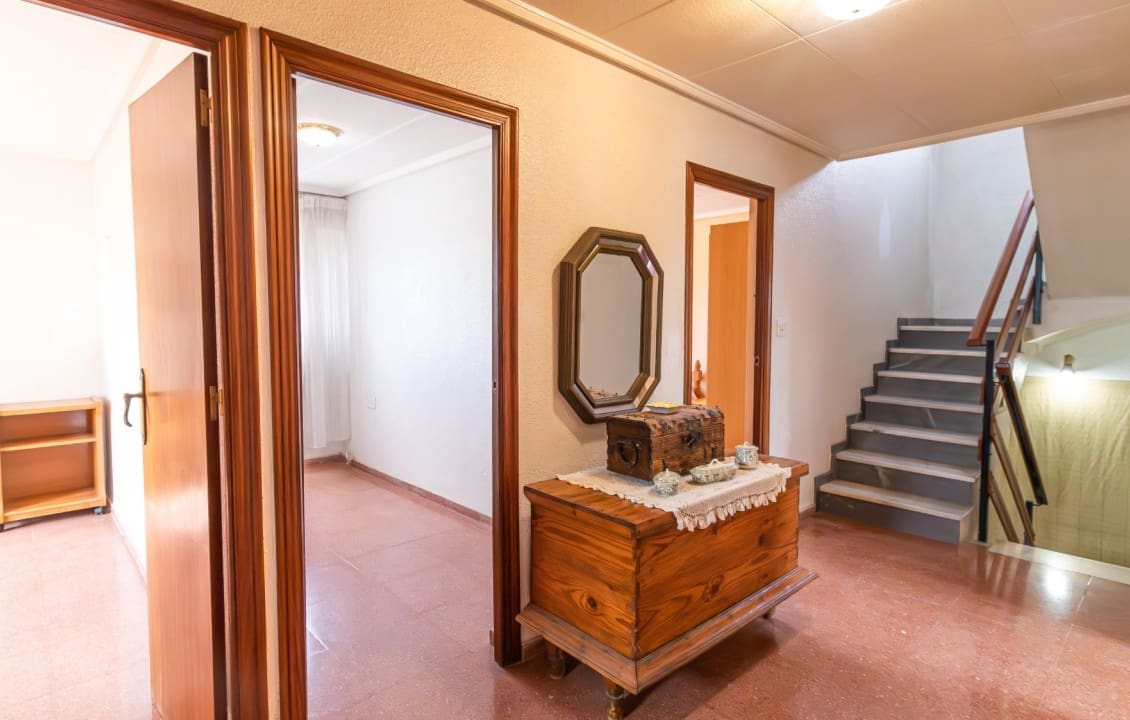 9 quarto Moradia para venda em Elche / Elx com piscina - 360 000 € (Ref: 9687245)