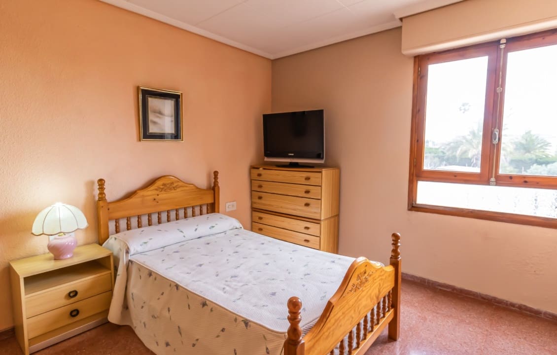 9 quarto Moradia para venda em Elche / Elx com piscina - 360 000 € (Ref: 9687245)