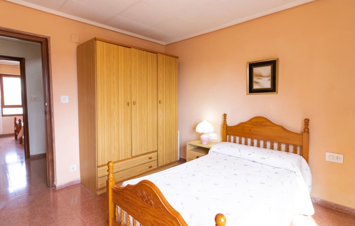 9 quarto Moradia para venda em Elche / Elx com piscina - 360 000 € (Ref: 9687245)