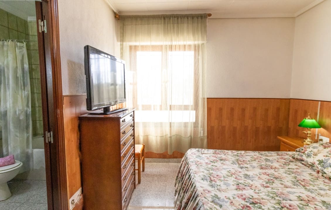 9 quarto Moradia para venda em Elche / Elx com piscina - 360 000 € (Ref: 9687245)