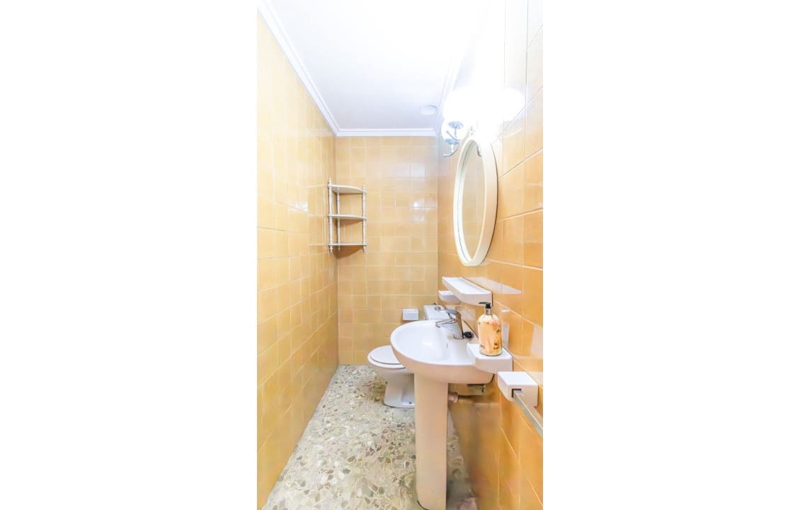 8 bedroom Apartment for sale in Elche / Elx - € 399,000 (Ref: 9687360)