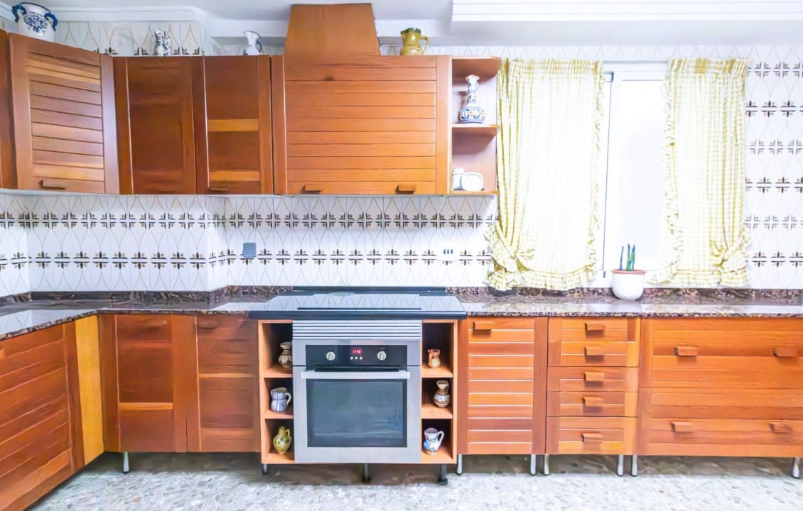 8 bedroom Apartment for sale in Elche / Elx - € 399,000 (Ref: 9687360)