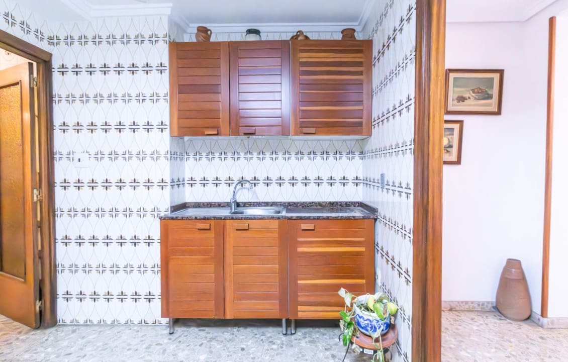 8 bedroom Apartment for sale in Elche / Elx - € 399,000 (Ref: 9687360)