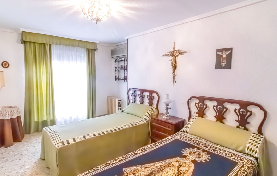 8 bedroom Apartment for sale in Elche / Elx - € 399,000 (Ref: 9687360)