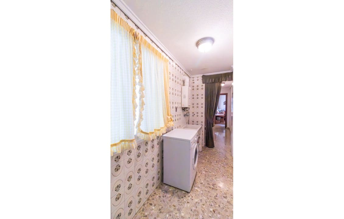 8 bedroom Apartment for sale in Elche / Elx - € 399,000 (Ref: 9687360)