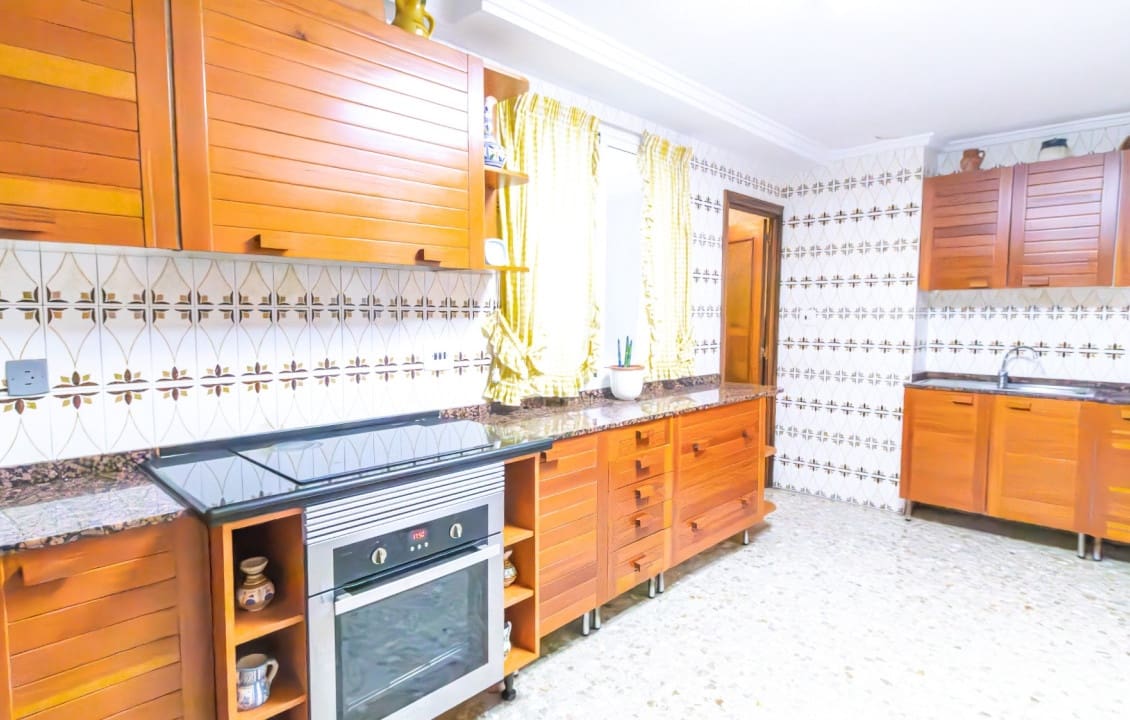 8 bedroom Apartment for sale in Elche / Elx - € 399,000 (Ref: 9687360)