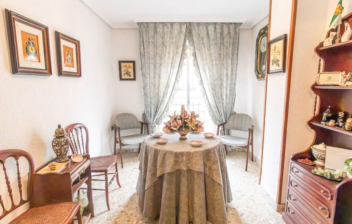 8 bedroom Apartment for sale in Elche / Elx - € 399,000 (Ref: 9687360)