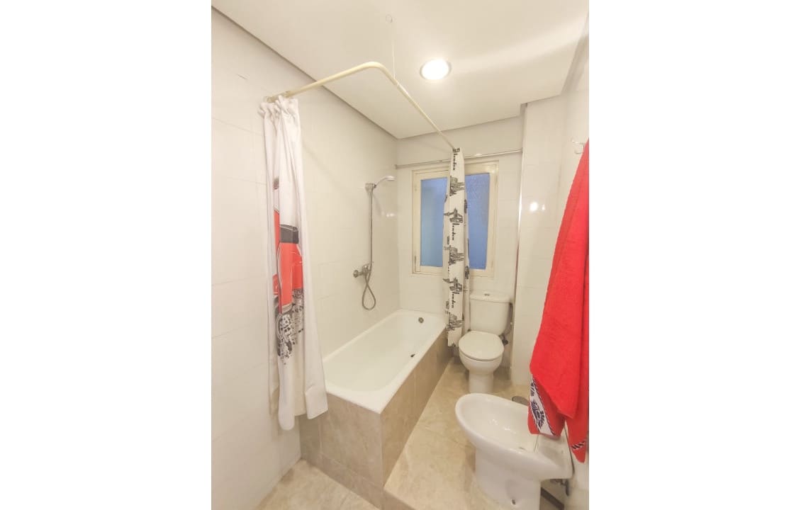 3 bedroom Apartment for sale in Elche / Elx - € 143,000 (Ref: 9687520)