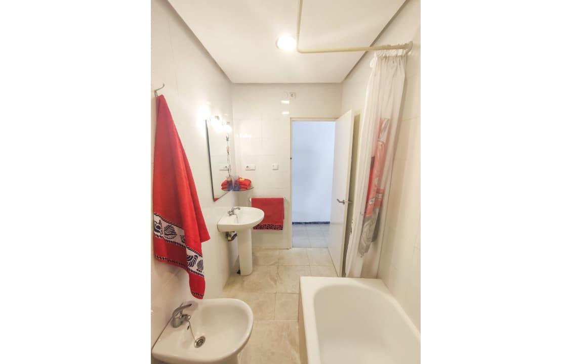 3 bedroom Apartment for sale in Elche / Elx - € 143,000 (Ref: 9687520)