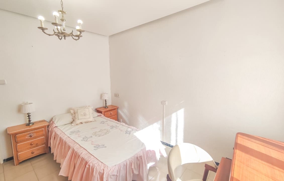 3 bedroom Apartment for sale in Elche / Elx - € 143,000 (Ref: 9687520)