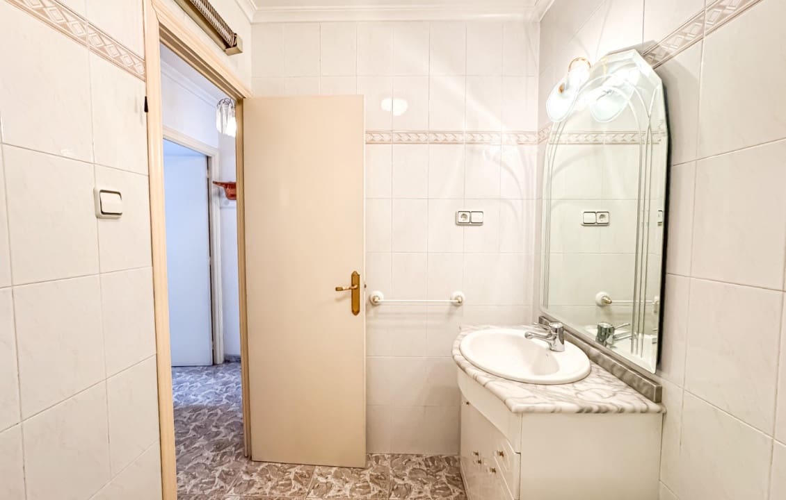 3 bedroom Apartment for sale in Elche / Elx - € 143,000 (Ref: 9687521)