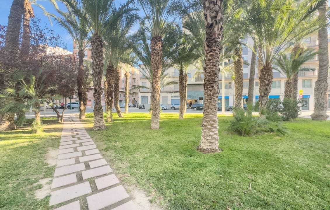 3 bedroom Apartment for sale in Elche / Elx - € 143,000 (Ref: 9687521)