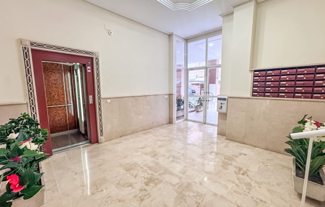 3 bedroom Apartment for holiday rental in Santa Pola with pool - € 700 (Ref: 9720463)