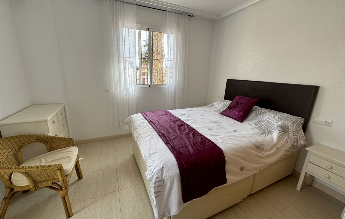 3 soverom Kjedet enebolig til salgs i Dona Pepa med svømmebasseng - € 210 000 (Ref: 9798166)