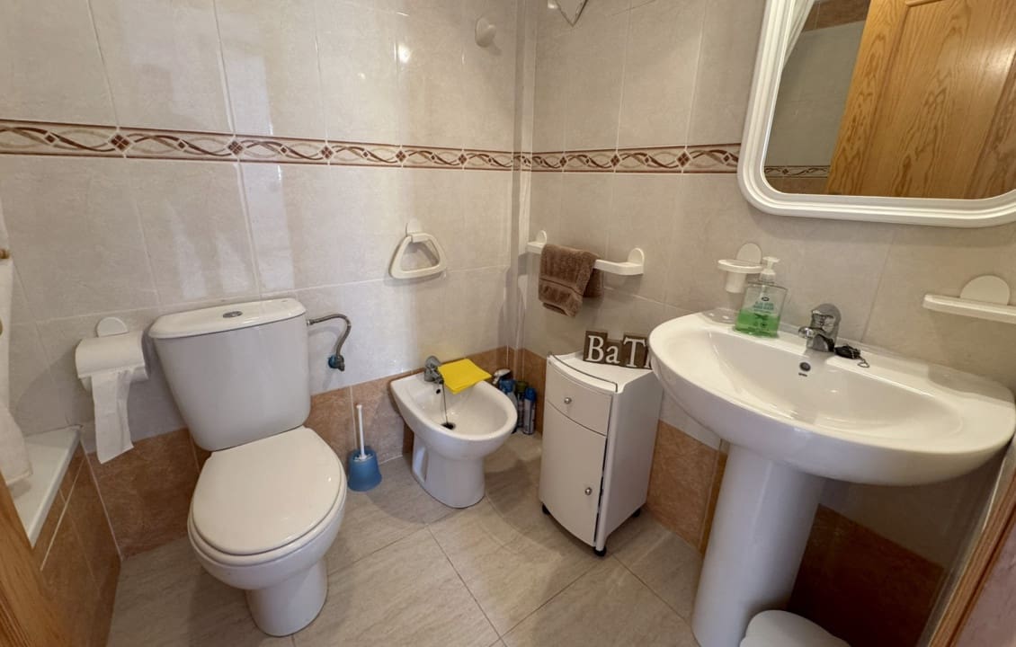 3 soverom Kjedet enebolig til salgs i Dona Pepa med svømmebasseng - € 210 000 (Ref: 9798166)