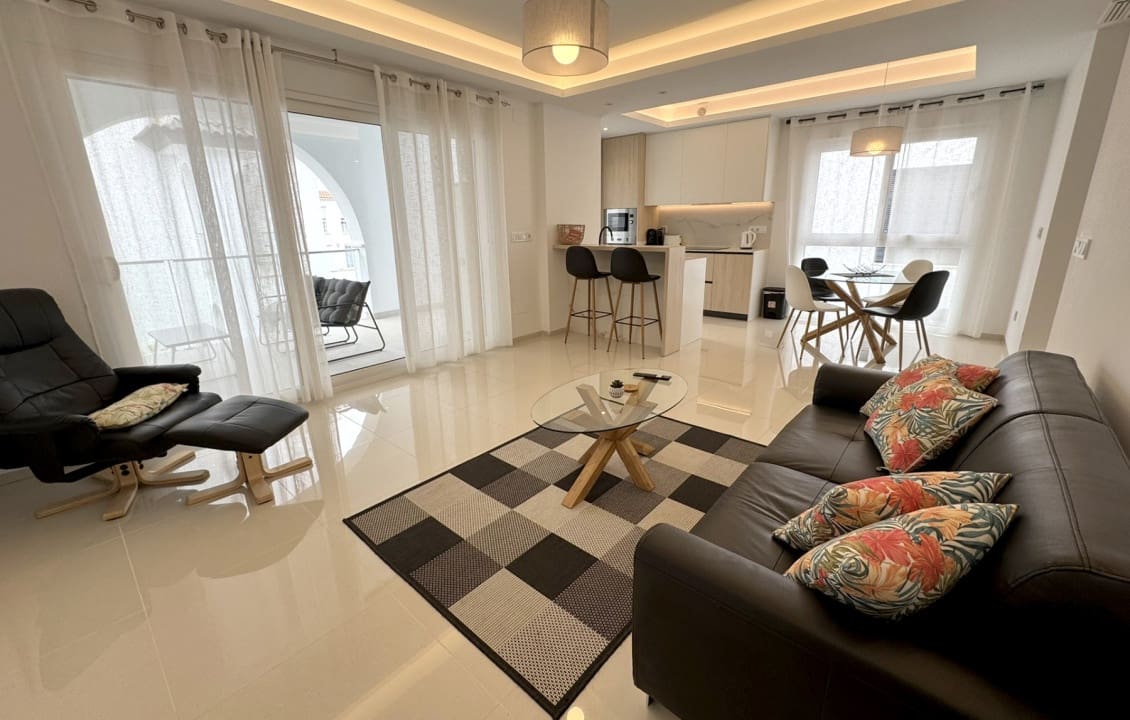 Apartamento de 2 habitaciones en Doña Pepa en venta con piscina - 299.950 € (Ref: 9806712)