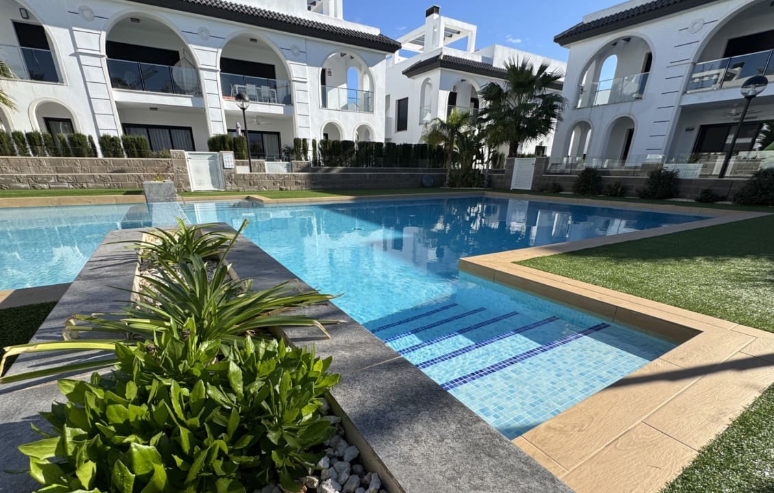 Apartamento de 2 habitaciones en Doña Pepa en venta con piscina - 299.950 € (Ref: 9806712)