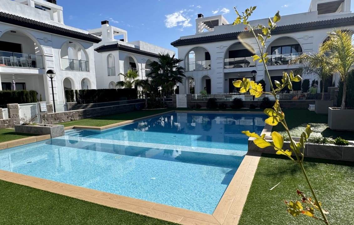 Apartamento de 2 habitaciones en Doña Pepa en venta con piscina - 299.950 € (Ref: 9806712)