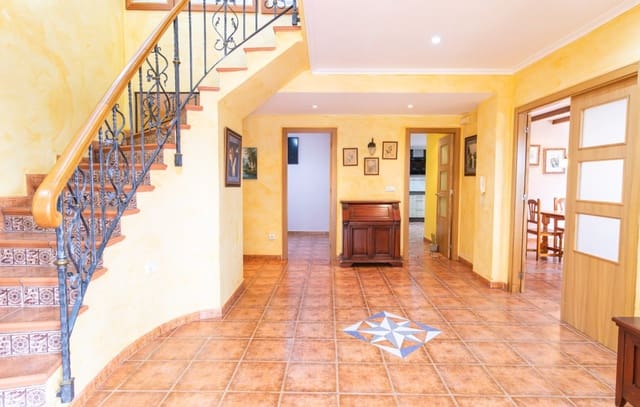 5 soveværelse Villa til salg i Jubalcoy / Jubalcoi, Elche / Elx med swimmingpool garage - € 595.000 (Ref: 9813585)