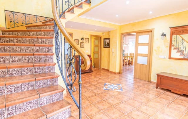 5 soveværelse Villa til salg i Jubalcoy / Jubalcoi, Elche / Elx med swimmingpool garage - € 595.000 (Ref: 9813585)
