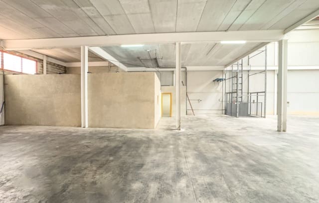 Local Commercial de 5 chambres à louer à Torrellano, Elche / Elx - 2 200 € (Ref: 9830107)