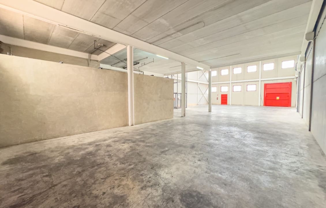 5 bedroom Commercial for rent in Torrellano - € 2,200 (Ref: 9830107)