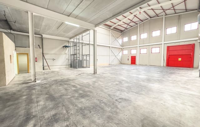 Local Commercial de 5 chambres à louer à Torrellano, Elche / Elx - 2 200 € (Ref: 9830107)