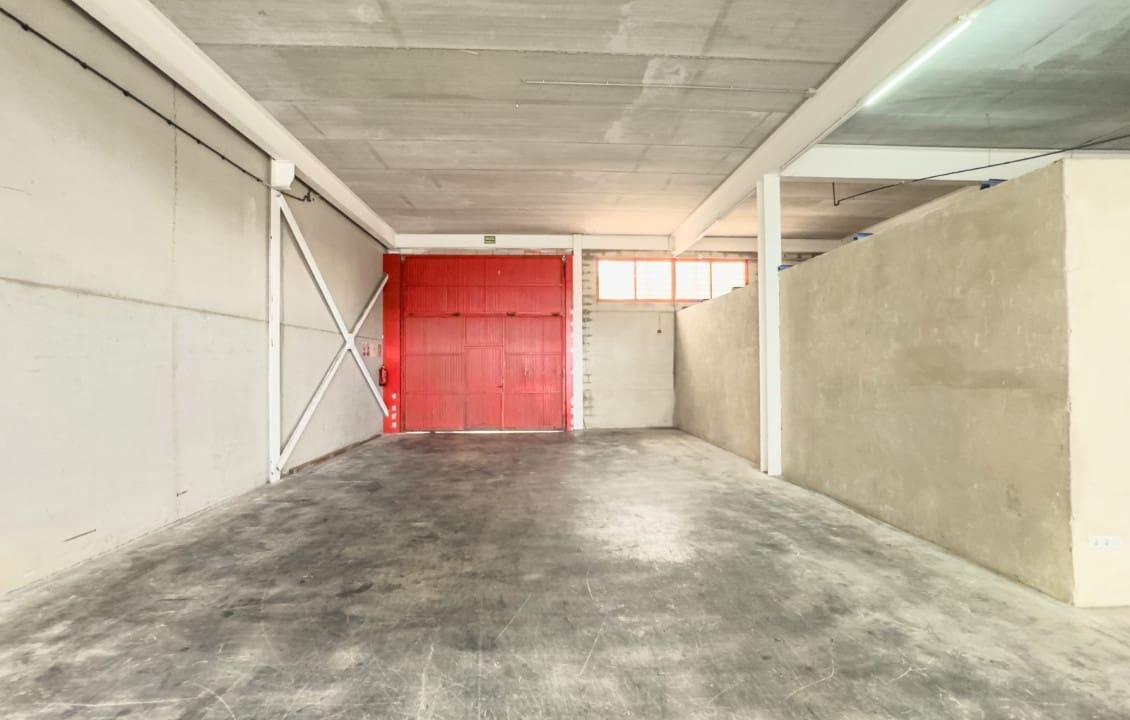 5 bedroom Commercial for rent in Torrellano - € 2,200 (Ref: 9830107)