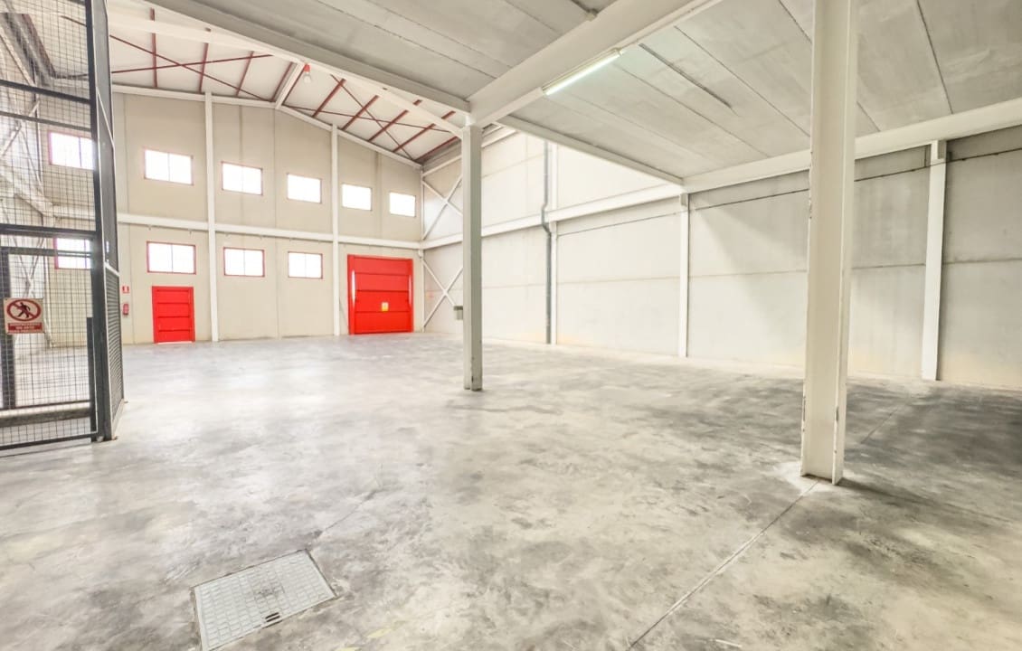 5 bedroom Commercial for rent in Torrellano - € 2,200 (Ref: 9830107)