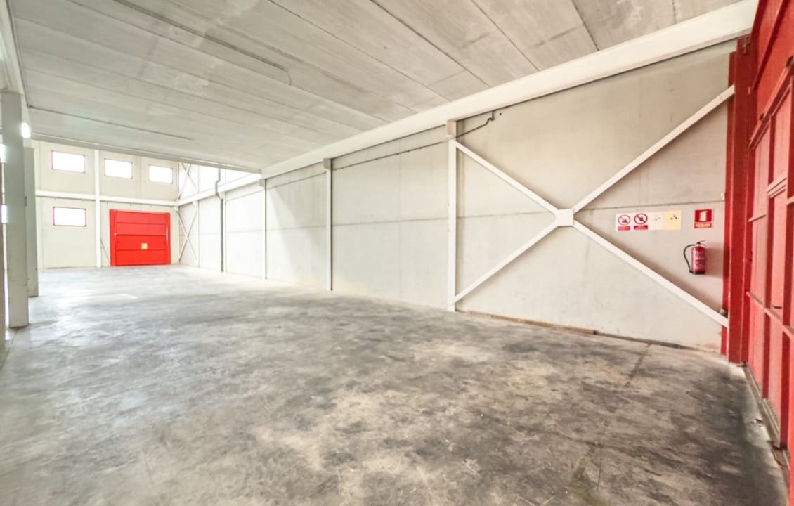 5 bedroom Commercial for rent in Torrellano - € 2,200 (Ref: 9830107)