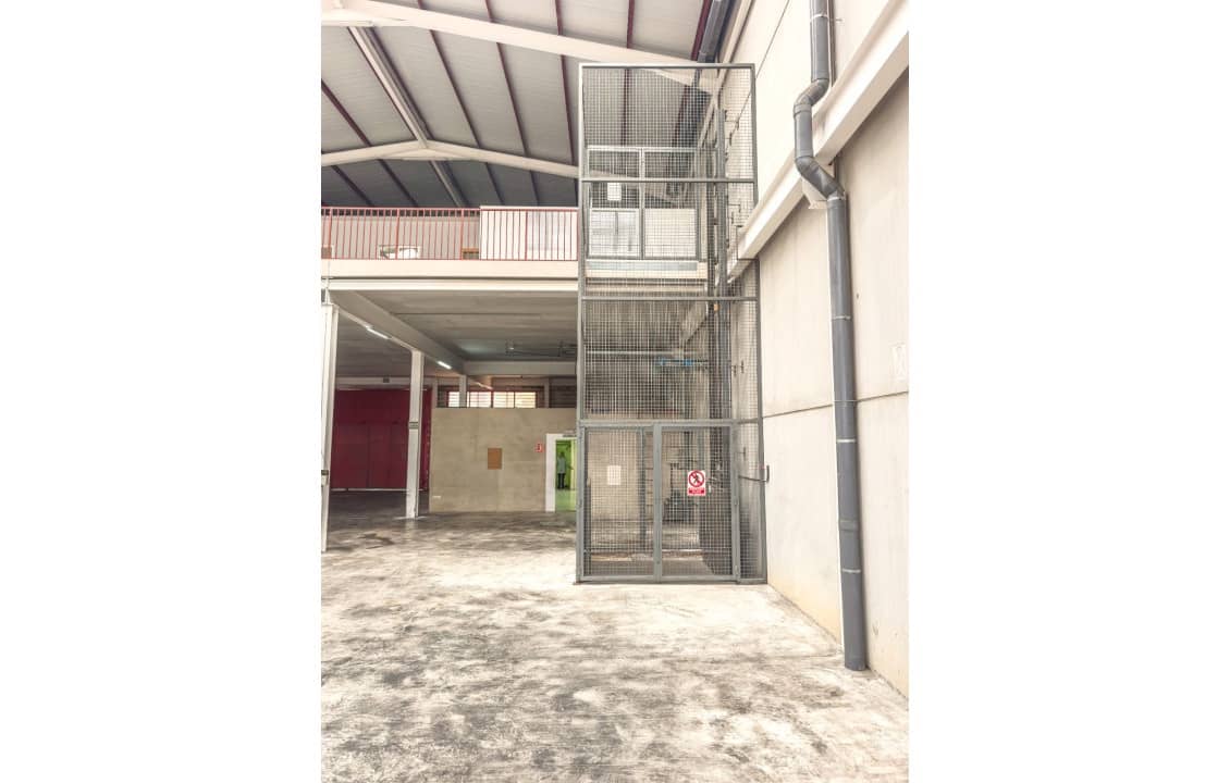 5 bedroom Commercial for rent in Torrellano - € 2,200 (Ref: 9830107)