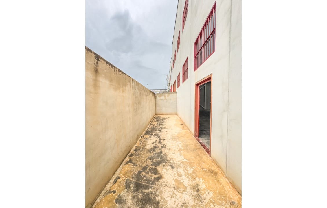 5 bedroom Commercial for rent in Torrellano - € 2,200 (Ref: 9830107)