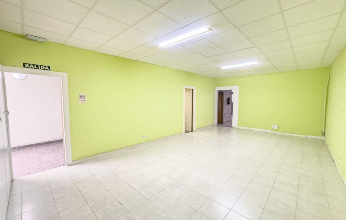 5 bedroom Commercial for rent in Torrellano - € 2,200 (Ref: 9830107)