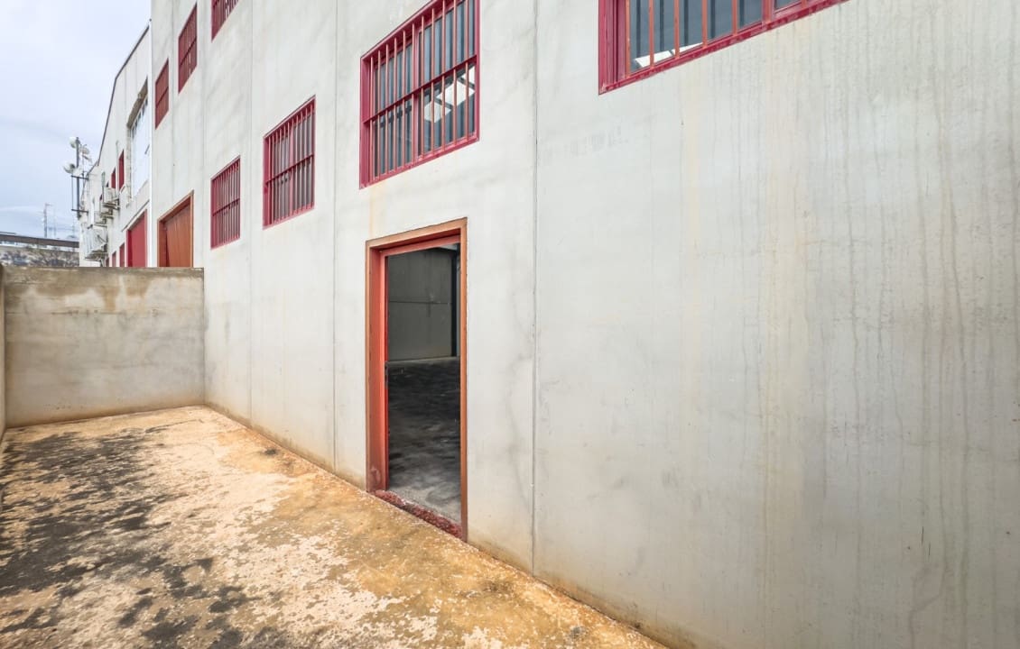 5 bedroom Commercial for rent in Torrellano - € 2,200 (Ref: 9830107)
