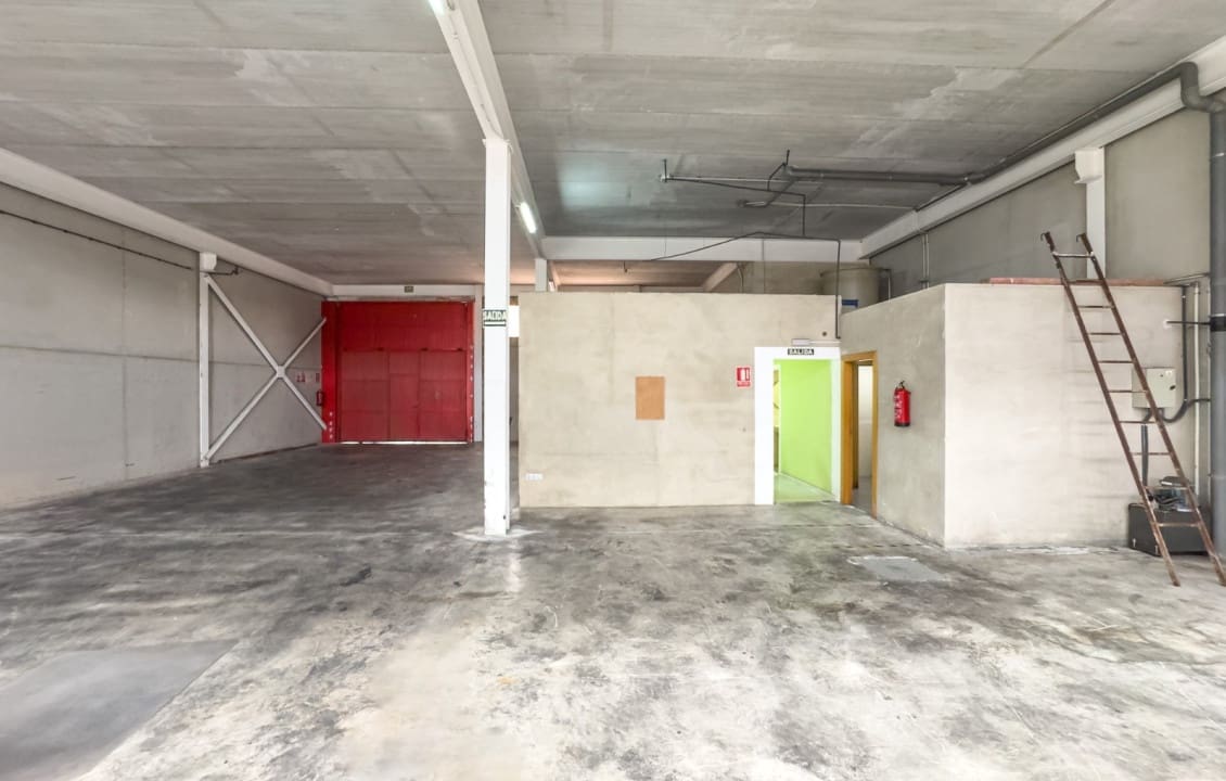 5 bedroom Commercial for rent in Torrellano - € 2,200 (Ref: 9830107)