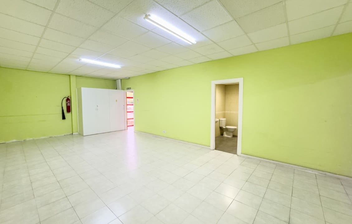 5 bedroom Commercial for rent in Torrellano - € 2,200 (Ref: 9830107)