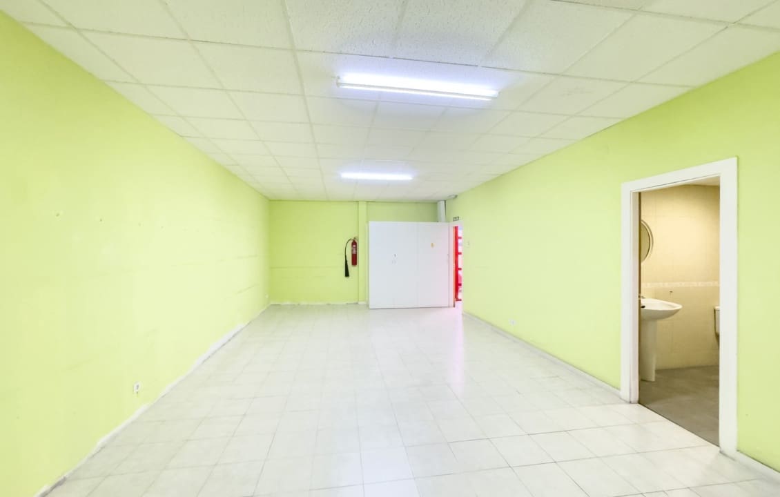 5 bedroom Commercial for rent in Torrellano - € 2,200 (Ref: 9830107)