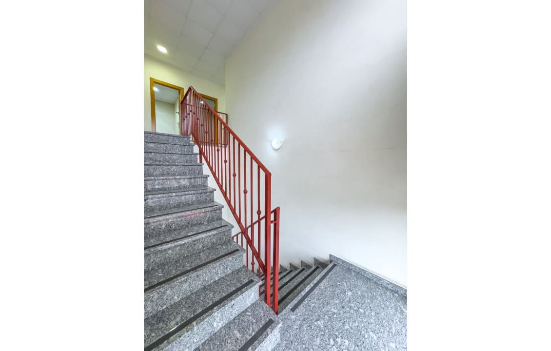 5 bedroom Commercial for rent in Torrellano - € 2,200 (Ref: 9830107)