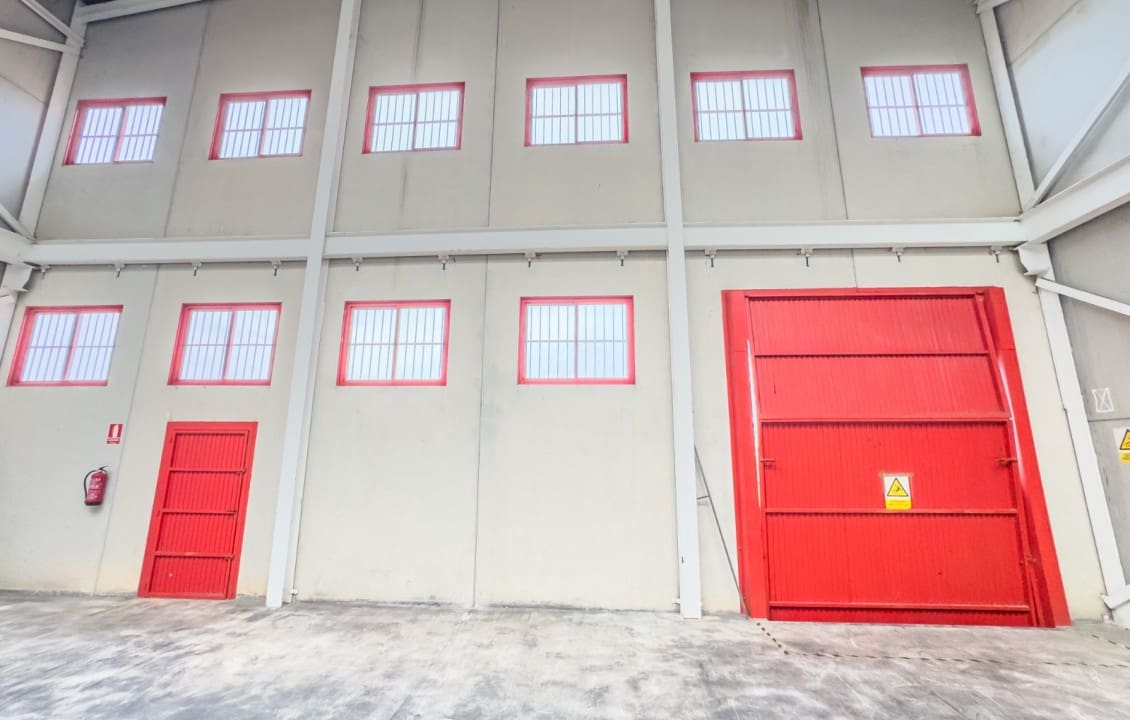 5 bedroom Commercial for rent in Torrellano - € 2,200 (Ref: 9830107)