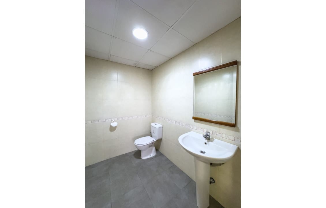 5 bedroom Commercial for rent in Torrellano - € 2,200 (Ref: 9830107)