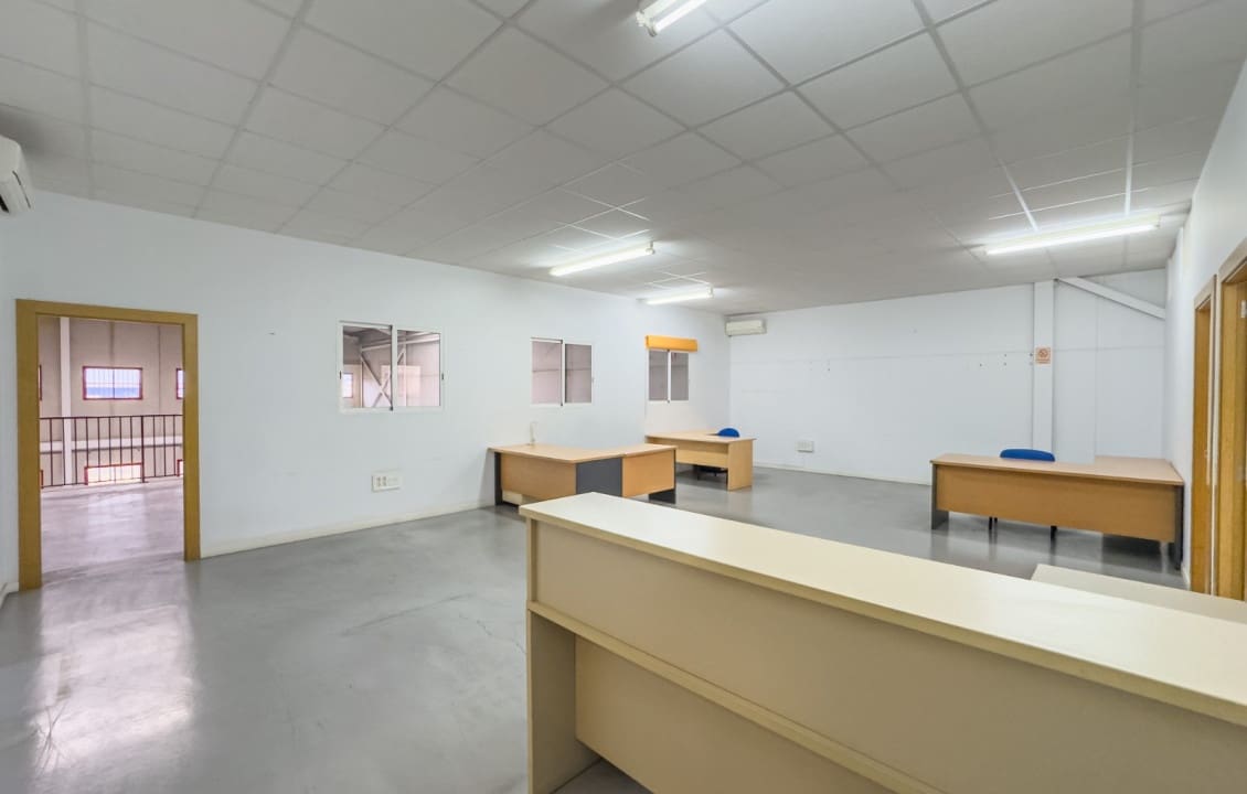5 bedroom Commercial for rent in Torrellano - € 2,200 (Ref: 9830107)