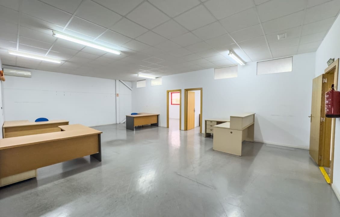 5 bedroom Commercial for rent in Torrellano - € 2,200 (Ref: 9830107)