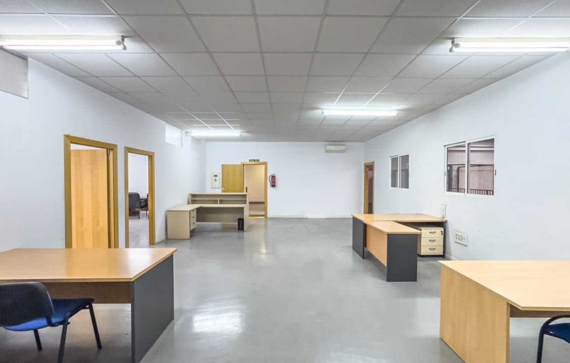 5 bedroom Commercial for rent in Torrellano - € 2,200 (Ref: 9830107)