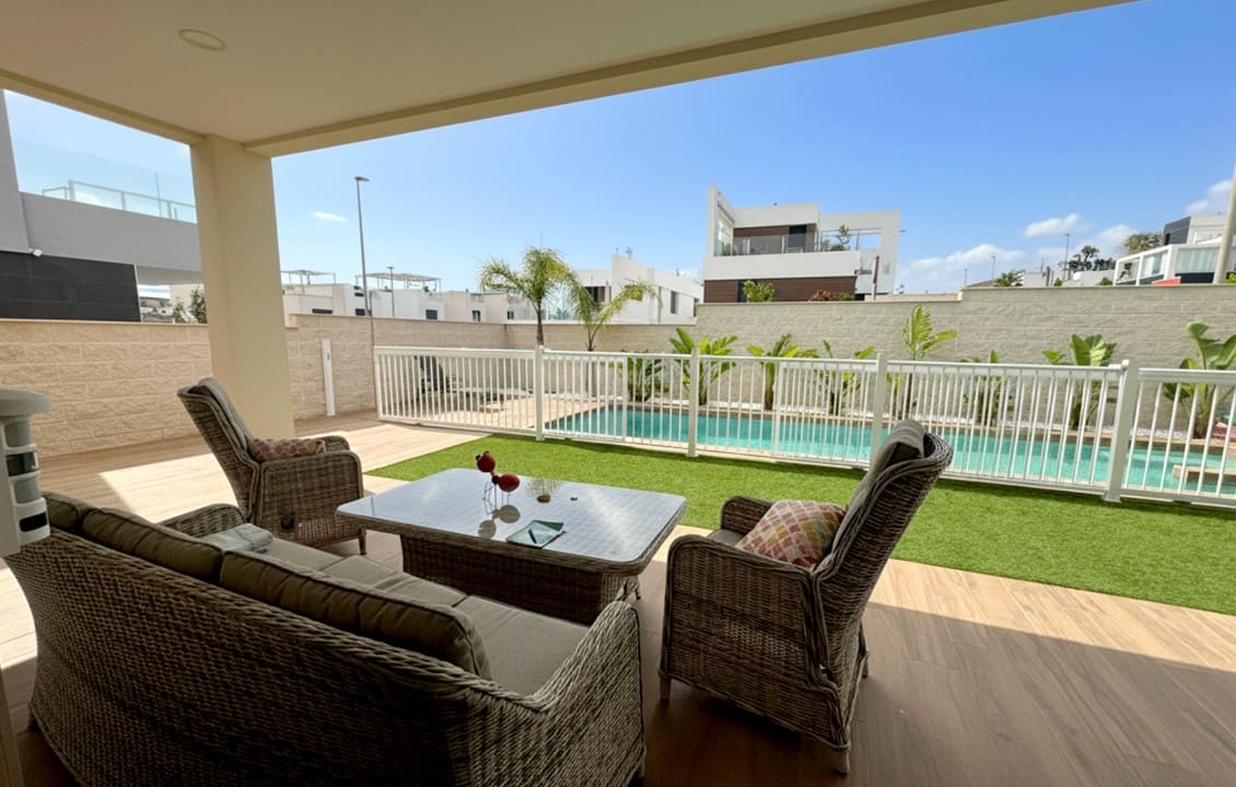 3 bedroom Villa for holiday rental in Benijofar with pool garage - € 2,150 (Ref: 9830441)