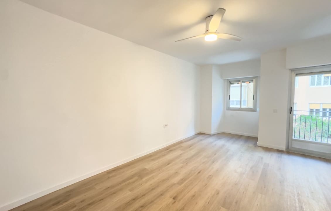 3 bedroom Flat for rent in Alicante / Alacant city with garage - € 1,250 (Ref: 9843969)