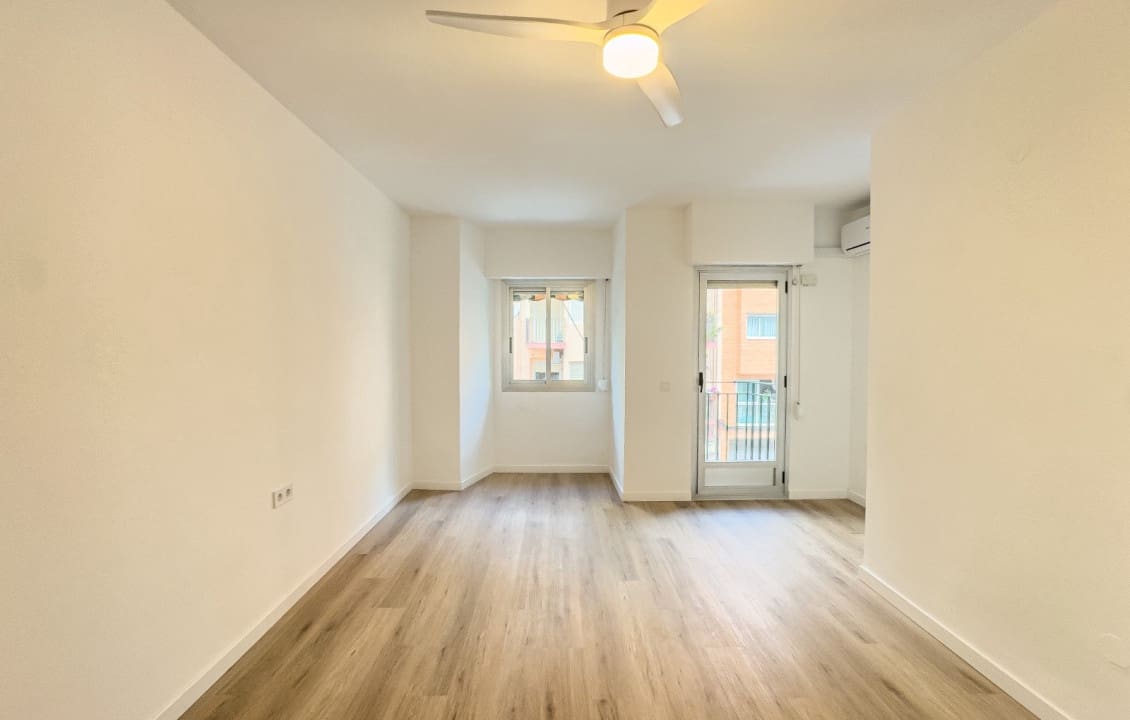 3 bedroom Flat for rent in Alicante / Alacant city with garage - € 1,250 (Ref: 9843969)