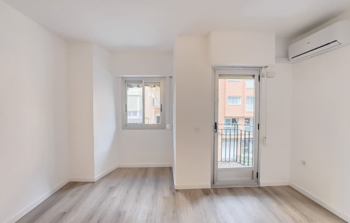 3 bedroom Flat for rent in Alicante / Alacant city with garage - € 1,250 (Ref: 9843969)