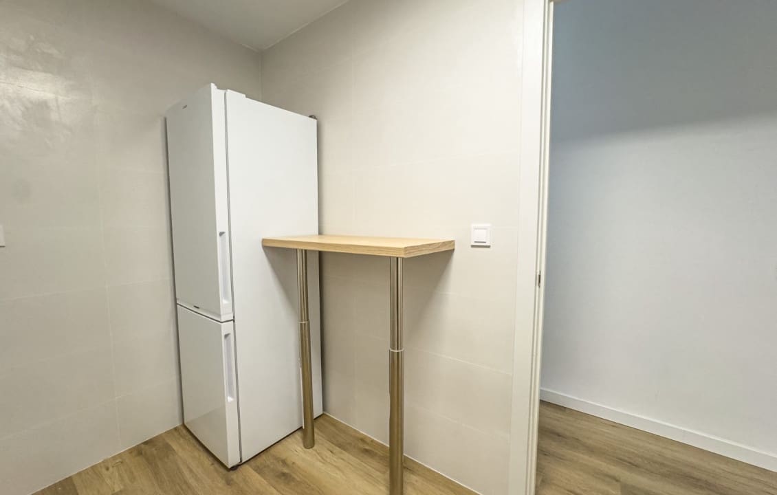 3 bedroom Flat for rent in Alicante / Alacant city with garage - € 1,250 (Ref: 9843969)